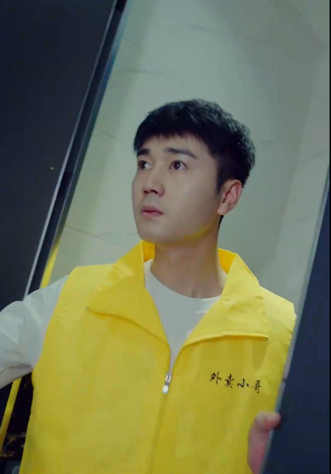 免费短剧：相亲被拜金女羞辱当晚复仇（80集）擦边剧