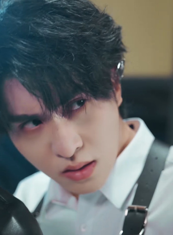 免费短剧：重生之我在AI世界当特工&张集骏王格格